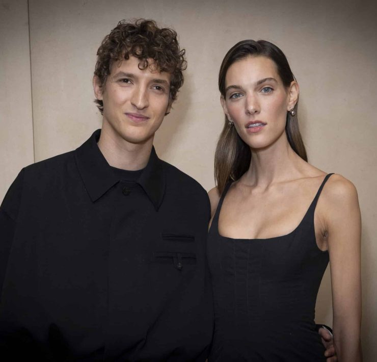 Charlotte Cardin, amoureuse depuis 9 ans : elle s’est installée près du Sacré-Cœur avec Aliocha Schneider