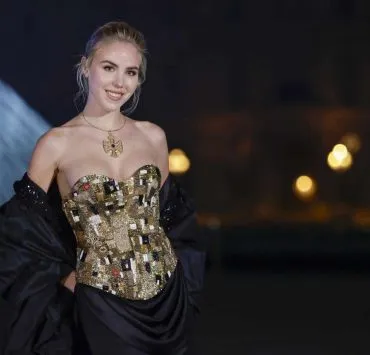 Fortune, château et sang royal : Maria Carolina de Bourbon des Deux-Siciles appartient à une dynastie parmi les plus riches d’Europe