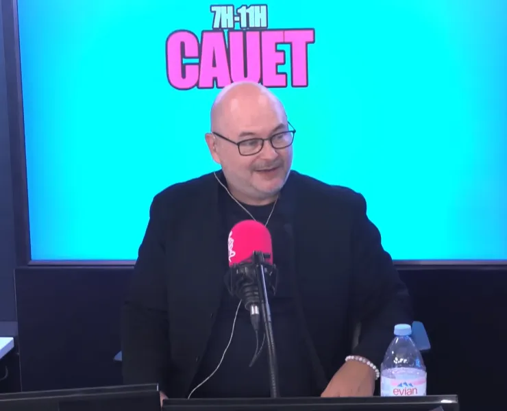 Cauet de retour très en forme sur Europe 2, son ancienne radio NRJ au plus mal