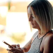 Julie (Mariés au premier regard) : la candidate agressée après la diffusion d'un épisode