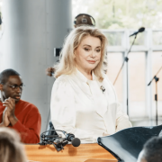 "Je ne répondrai jamais" : Catherine Deneuve déstabilisée par une question très intime au Papotin