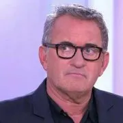 "Il m'a parlé comme à une merde" : un humoriste en froid avec Christophe Dechavanne, dénonce le comportement de l’animateur
