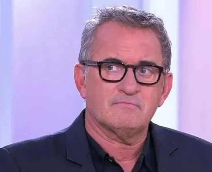 "Il m'a parlé comme à une merde" : un humoriste en froid avec Christophe Dechavanne, dénonce le comportement de l’animateur