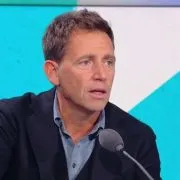 "Trois SMIC pour une place" : Daniel Riolo dézingue Céline Dion qu'il ne "peut pas blairer"