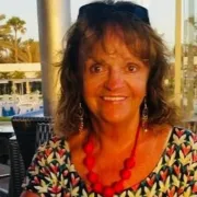 Traquant des ‘brouteurs’ pour récupérer son argent , une retraitée britannique m€urt au Ghana