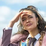 Ève Gilles et Marine Lorphelin se retrouvent bien malgré elle dans l’affaire qui oppose Hinaupoko Deveze et le comité Miss France à un élu RN