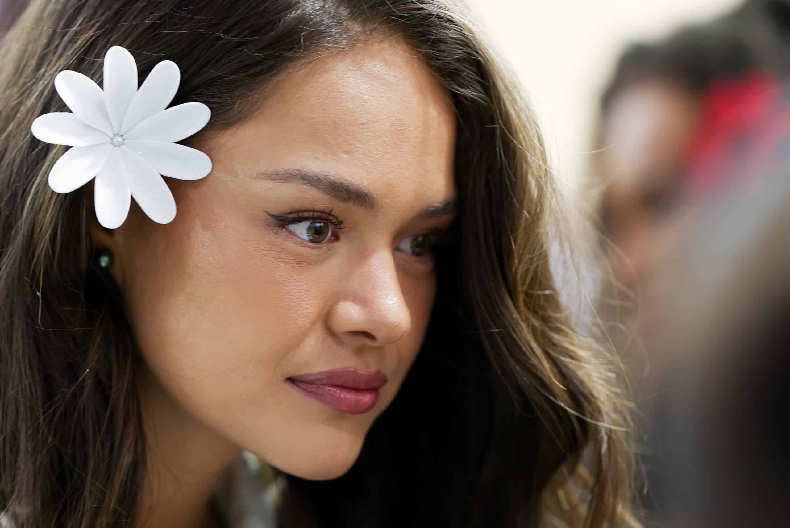 Hinaupoko Devèze, Miss France 2026, brise un tabou et lève le voile sur ses failles : "Personne n'a une santé mentale hyper clean"