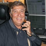 Jean-Pierre Foucault affaibli : l'animateur contraint d'annuler sa participation à Demain nous appartient