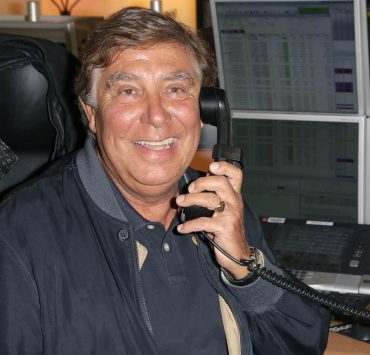 Jean-Pierre Foucault affaibli : l'animateur contraint d'annuler sa participation à Demain nous appartient