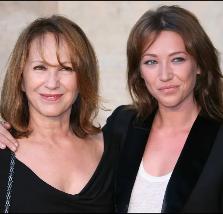 Laura Smet finalement absente dans The White Lotus ? Le décès de sa mère Nathalie Baye pourrait tout remettre en question