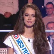 "C’est honteux", Hinaupoko Deveze pose avec un élu RN, le président de la société Miss France lui demande de supprimer la photo illico presto