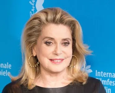 Catherine Deneuve : rare apparition avec sa petite-fille Anna, pour la bonne cause