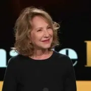 Obsèques de Nathalie Baye : tout ne s’est pas passé comme prévu, ce gros mensonge au sujet de son inhumation