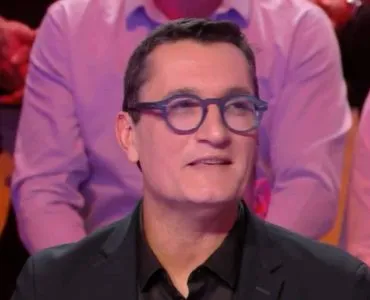 Olivier Dartigolles craque en évoquant l’ex-mari de sa femme, victime d'une rupture d'anévrisme, dont il a choisi de prendre soin