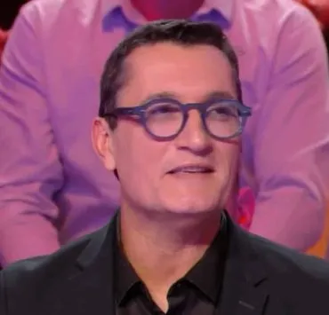 Olivier Dartigolles craque en évoquant l’ex-mari de sa femme, victime d'une rupture d'anévrisme, dont il a choisi de prendre soin