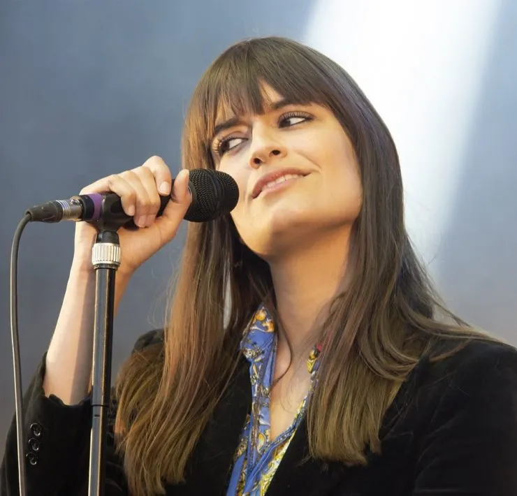 Clara Luciani : sa grande sœur, connue bien avant elle, pousse un bon gros coup de gueule