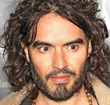 Katy Perry : son ex Russell Brand avoue avoir eu des relations sexuelles avec une mineure de 16 ans