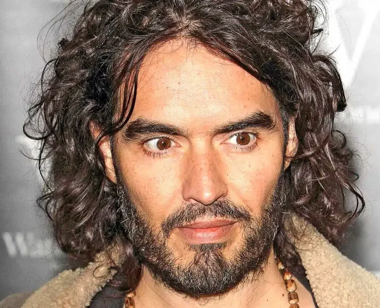 Katy Perry : son ex Russell Brand avoue avoir eu des relations sexuelles avec une mineure de 16 ans