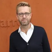 Alexandre Delpérier "sauvé" par son nouveau métier : après avoir caché sa maladie pendant 13 ans, l’animateur est devenu peintre