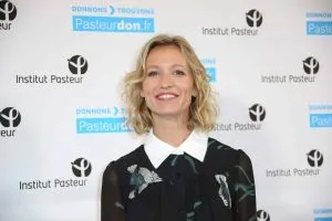 "Stop, c’est faux", Alexandra Lamy démolie par une chanteuse française après ses propos "violents" sur les "filles et fils de"