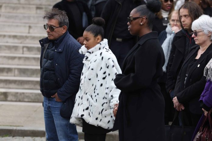 Obsèques d’Isabelle Mergault : Maya et Iris, ses filles, plus fortes que jamais