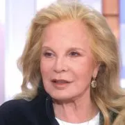 "Je me la ferais bien", Sylvie Vartan se souvient encore de la phrase osée prononcée par Johnny Hallyday lors de leur rencontre