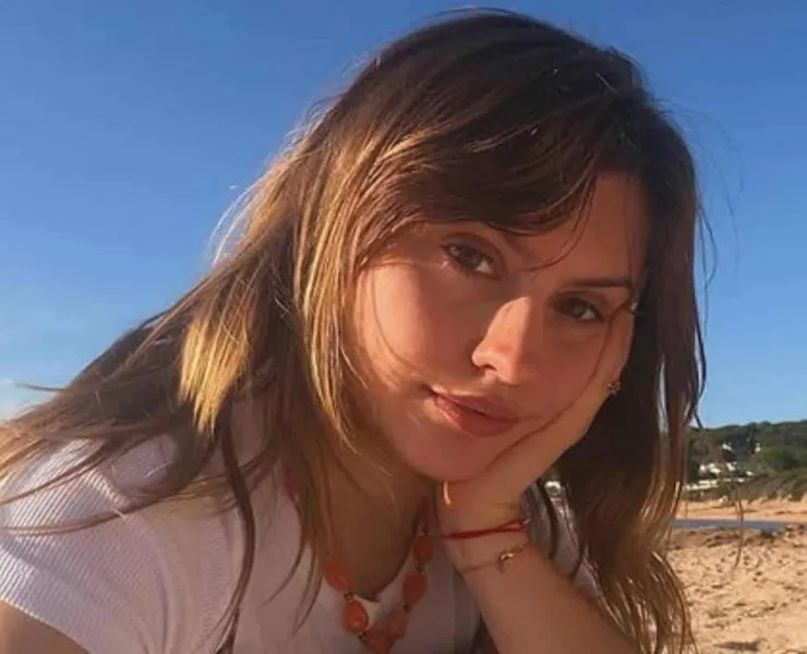 Marine de la Star Academy, enceinte de son premier enfant ? La chanteuse poussée à faire une mise au point