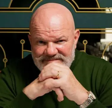 Philippe Etchebest comme vous ne l’aviez jamais vu : sa virée en boîte de nuit devient virale