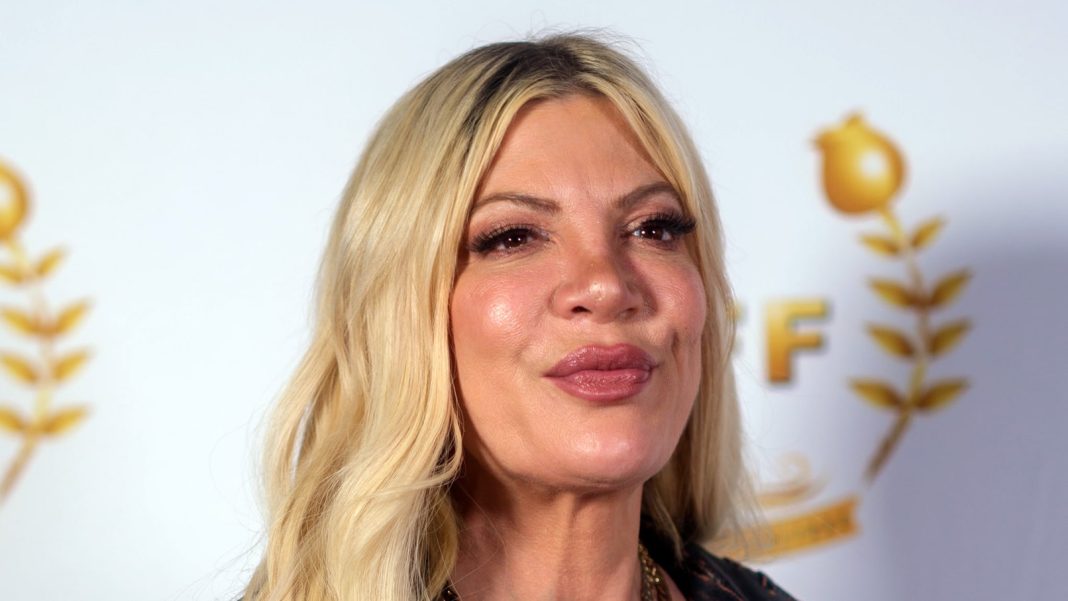 Tori Spelling et quatre de ses enfants hospitalisés en urgence après un accident de la route