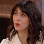 Nolwenn Leroy en chanson au moment le plus difficile des obsèques de Loana