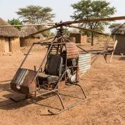 Sénégal : le maçon qui a trompé le monde avec son hélicoptère artisanal dénoncé comme arnaque