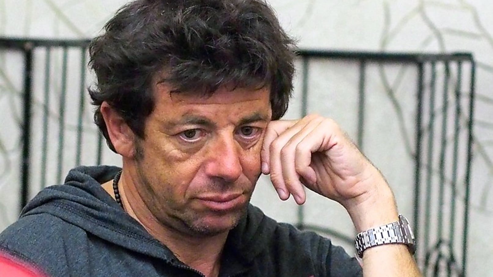 "Dans son lit en train de me faire sodomiser", Patrick Bruel : une jeune femme raconte le viol dont elle aurait été victime lors d’un rendez-vous pro