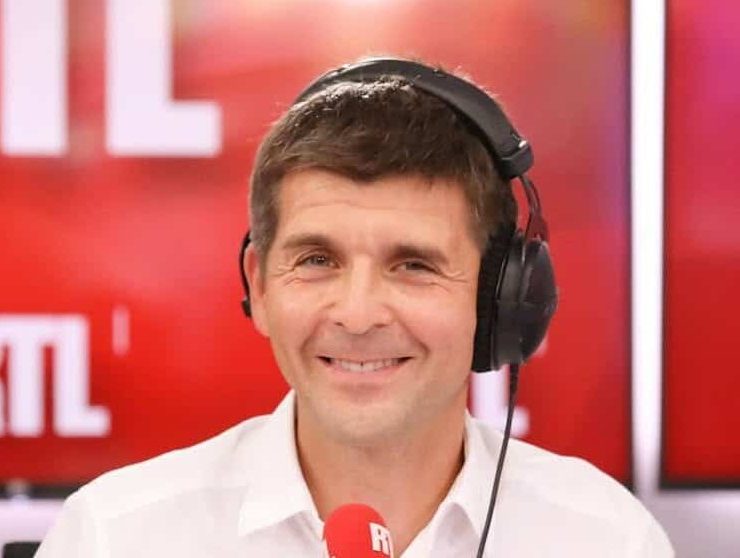 Thomas Sotto : après son accident de la route en début d’année, le journaliste quitte RTL