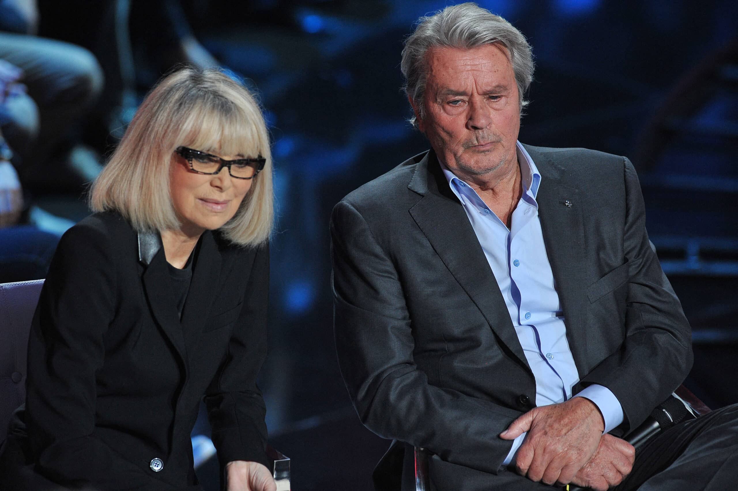 Mireille Darc : triplex face à la tour Eiffel, hôtel particulier à Aix, sa vie fastueuse avec Alain Delon, en dehors de Douchy
