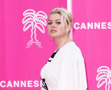« Je suis née triste » : Louane revient sur la mort tragique de ses deux parents