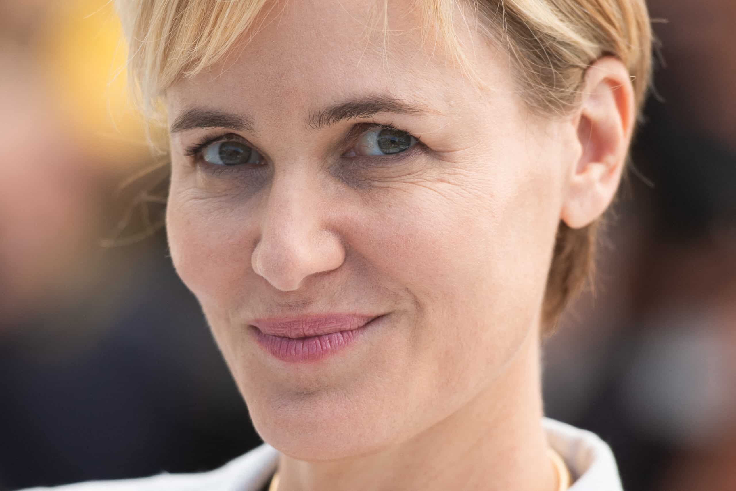 Judith Godrèche : cette pièce dans sa maison de Los Angeles qu’elle a consacrée à la passion de ses enfants