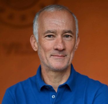 Gilles Bouleau écrasé d’impôts : la star de TF1 envie le salaire de Kylian Mbappé