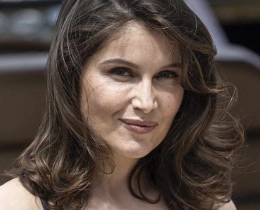 Laetitia Casta : pourquoi son contrat à 3 millions d’euros avec Victoria’s Secret a créé la polémique ?