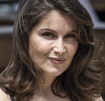 Laetitia Casta : pourquoi son contrat à 3 millions d’euros avec Victoria’s Secret a créé la polémique ?