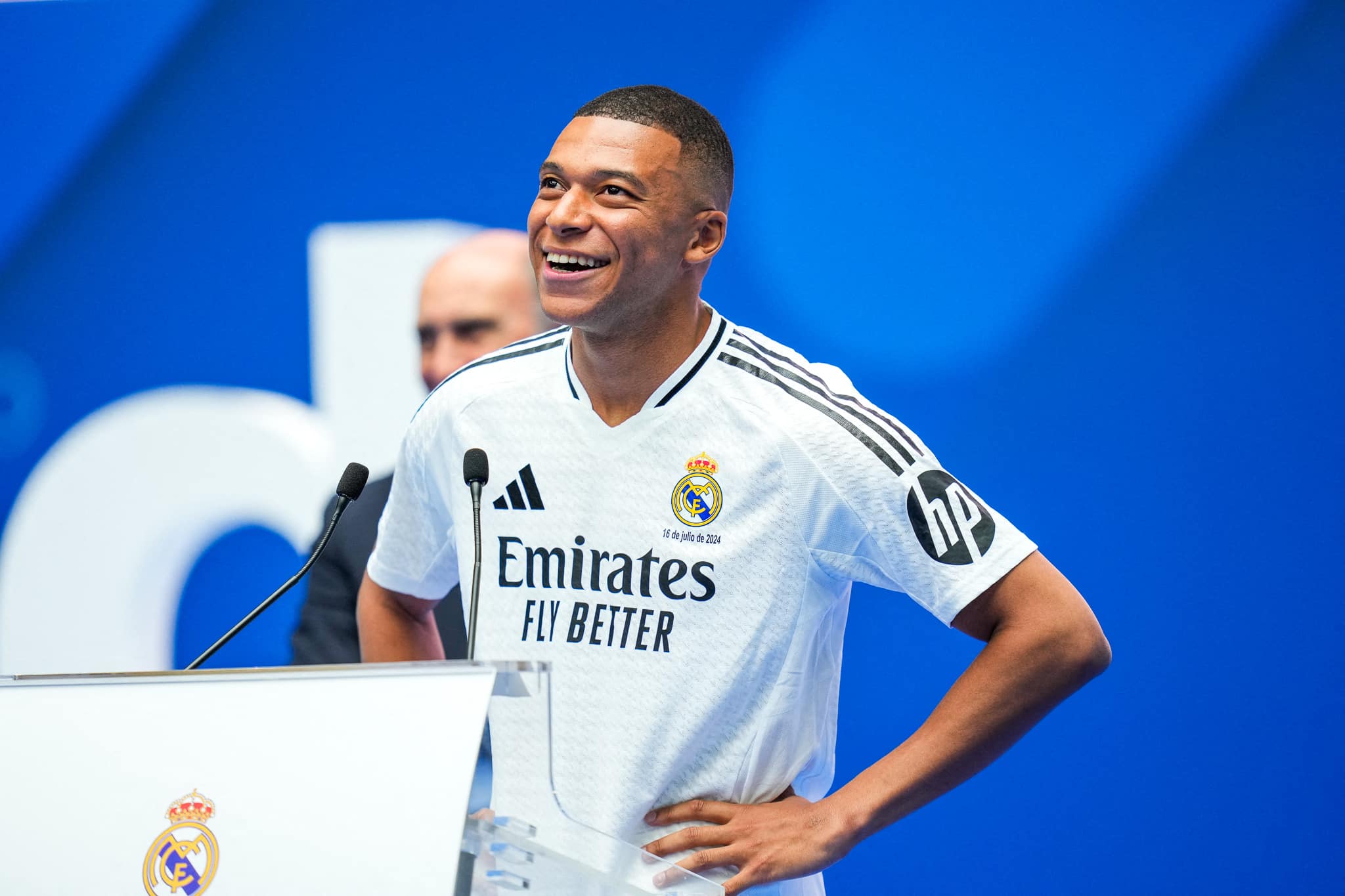 Comment s'habiller pour un rendez-vous amoureux ? Les conseils mode de Kylian Mbappé