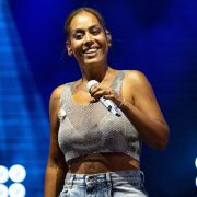 "Je vous dois une partie de ma vie" : Amel Bent adresse un message bouleversant à son public après son concert événement