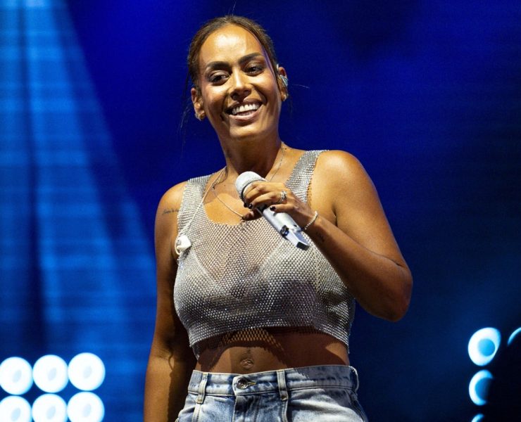 "Je vous dois une partie de ma vie" : Amel Bent adresse un message bouleversant à son public après son concert événement