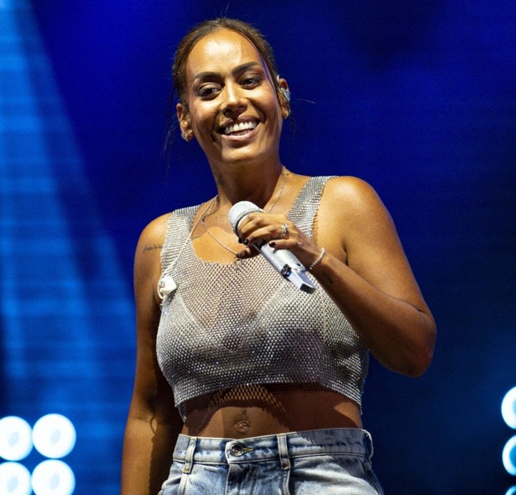 "Je vous dois une partie de ma vie" : Amel Bent adresse un message bouleversant à son public après son concert événement