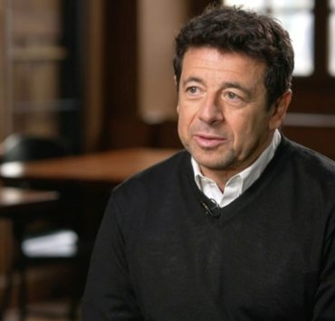 Patrick Bruel accusé d'agressions sexuelles : des manifestantes l'attendent avec une banderole choc