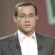 Jean-Luc Delarue enterré dans le carré musulman du cimetière de Thiais ? Son père demande des comptes sur la mort et les obsèques de son fils