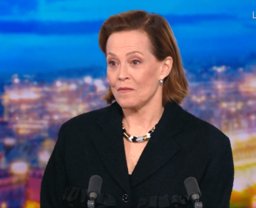 "J'avais 11 ans" : au JT de 20h de TF1, Sigourney Weaver déclare sa flamme à la France
