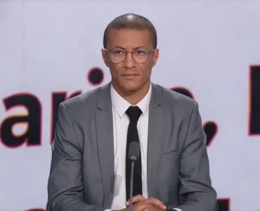Affaire Master Poulet : le maire de Saint-Ouen-sur-Seine, Karim Bouamrane refuse de goûter un plat en direct sur le plateau de BFMTV