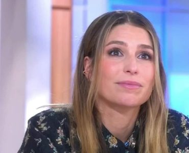 "Bleus visibles", "Côté perfide d’une violence psychologique", l’ex Miss et animatrice, Laury Thilleman, revient sur sa rupture avec Juan Arbelaez