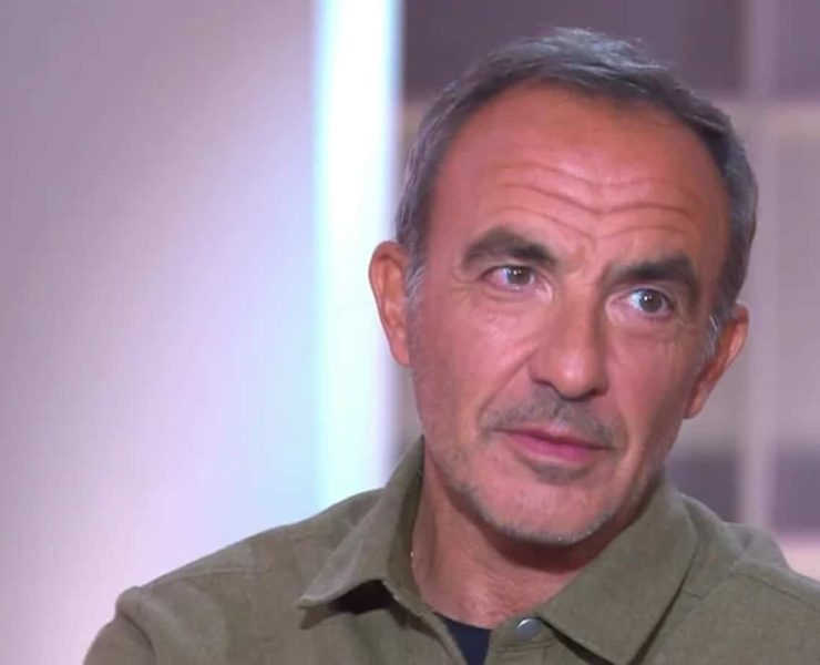 Nikos Aliagas immortalise sa Grèce : Pourquoi il va s'inviter sur vos courriers dès le 15 juin