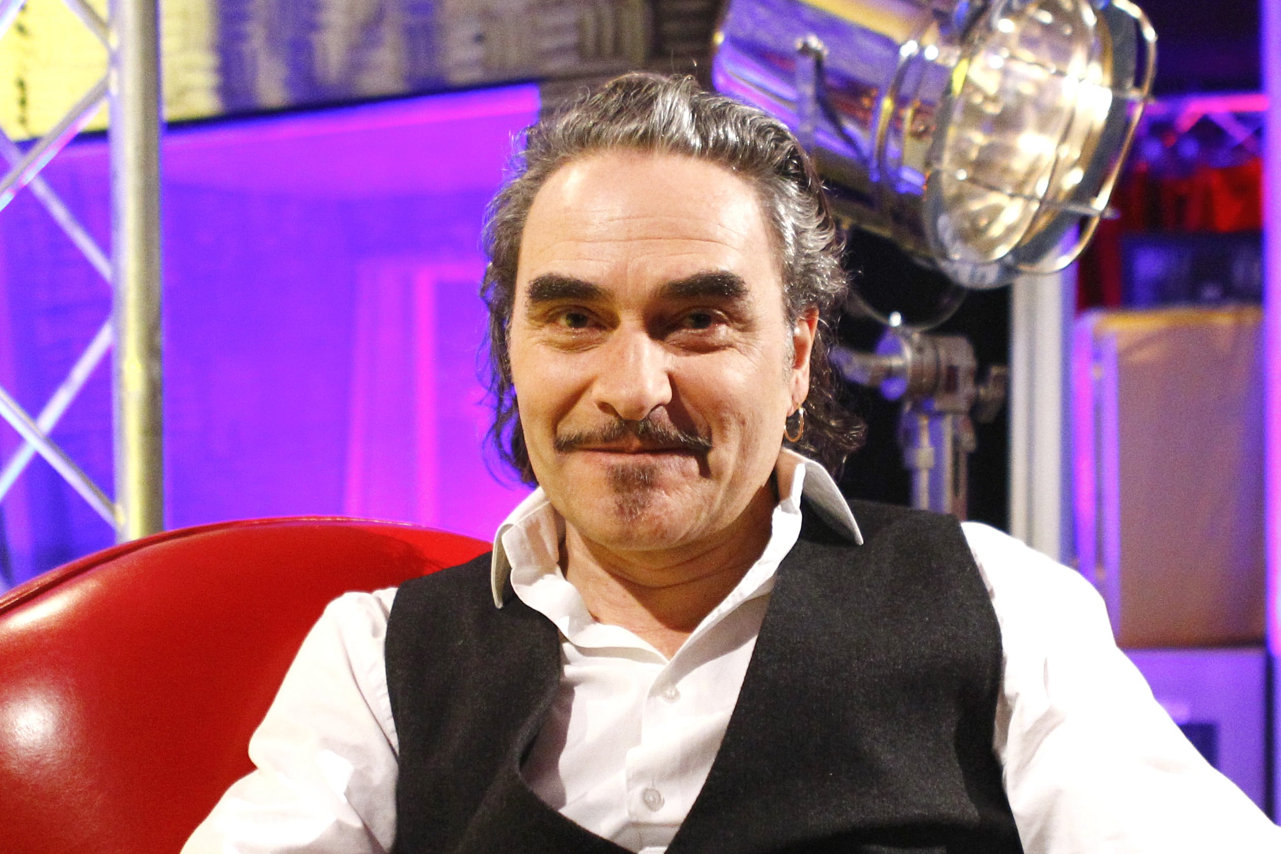 Stephan Eicher : l’une de ses fans ruinée par un escroc, plus de 90 000 euros envolés